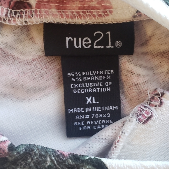 Floral Sleeveless Top - Picture 5 of 5